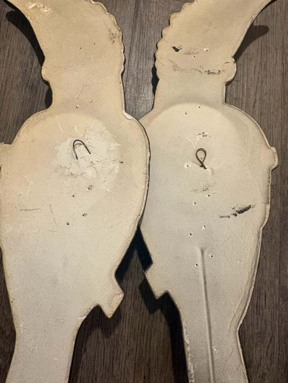 Vintage Miller Studios Chalkware Cockatoo Parrot Wall Plaques Black and Gold Pai - Picture 2 of 2
